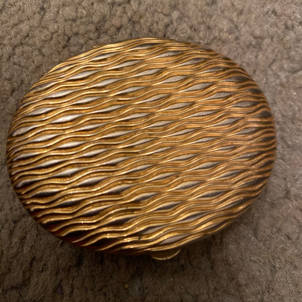Estée Lauder compact